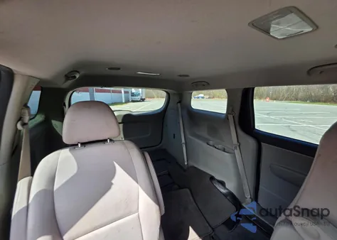 2015 Kia Sedona Lx из США, поврежденный, VIN KNDMB5C12F6043483